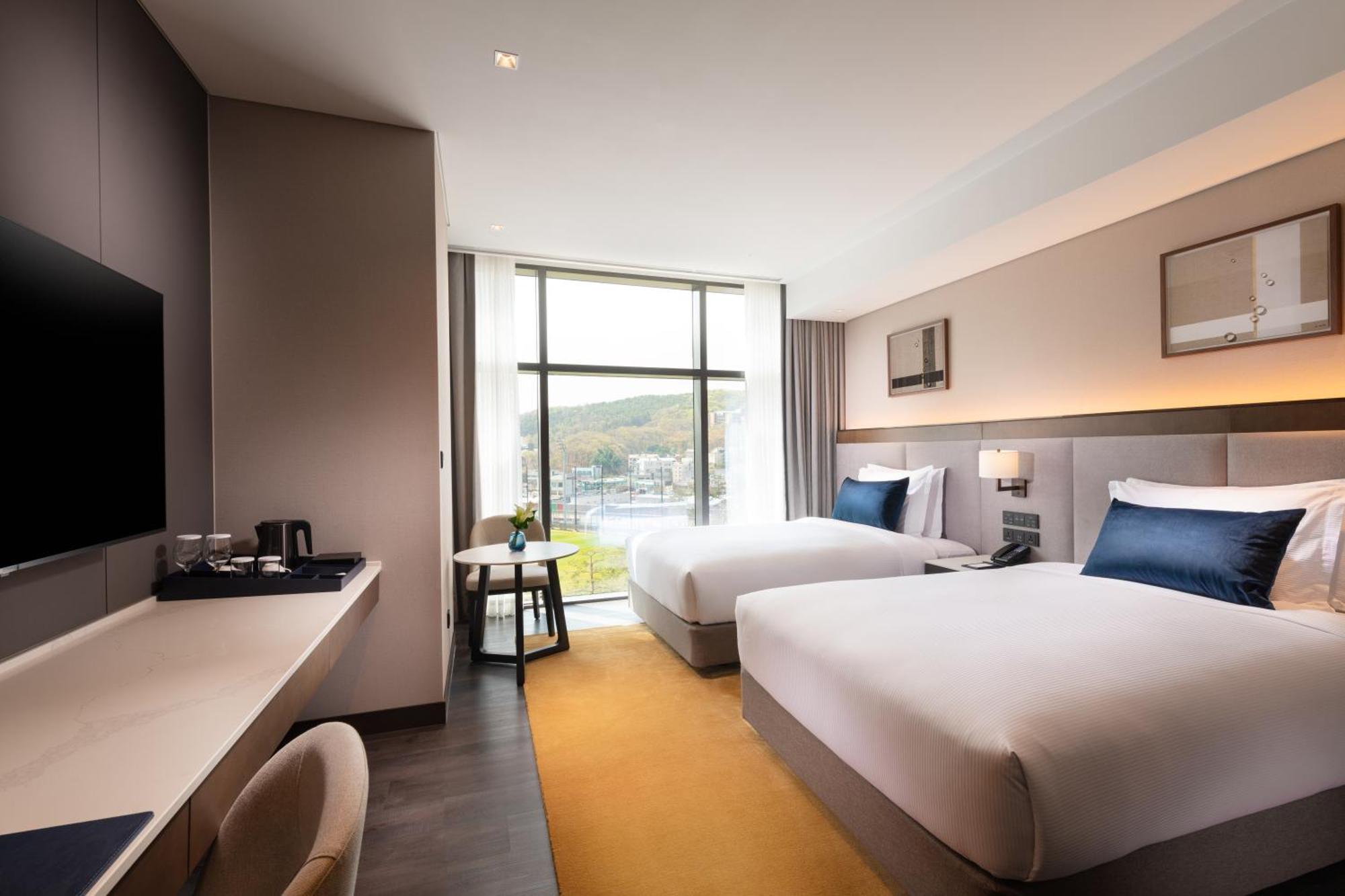 Doubletree By Hilton Seoul Pangyo Residences Соннам Экстерьер фото
