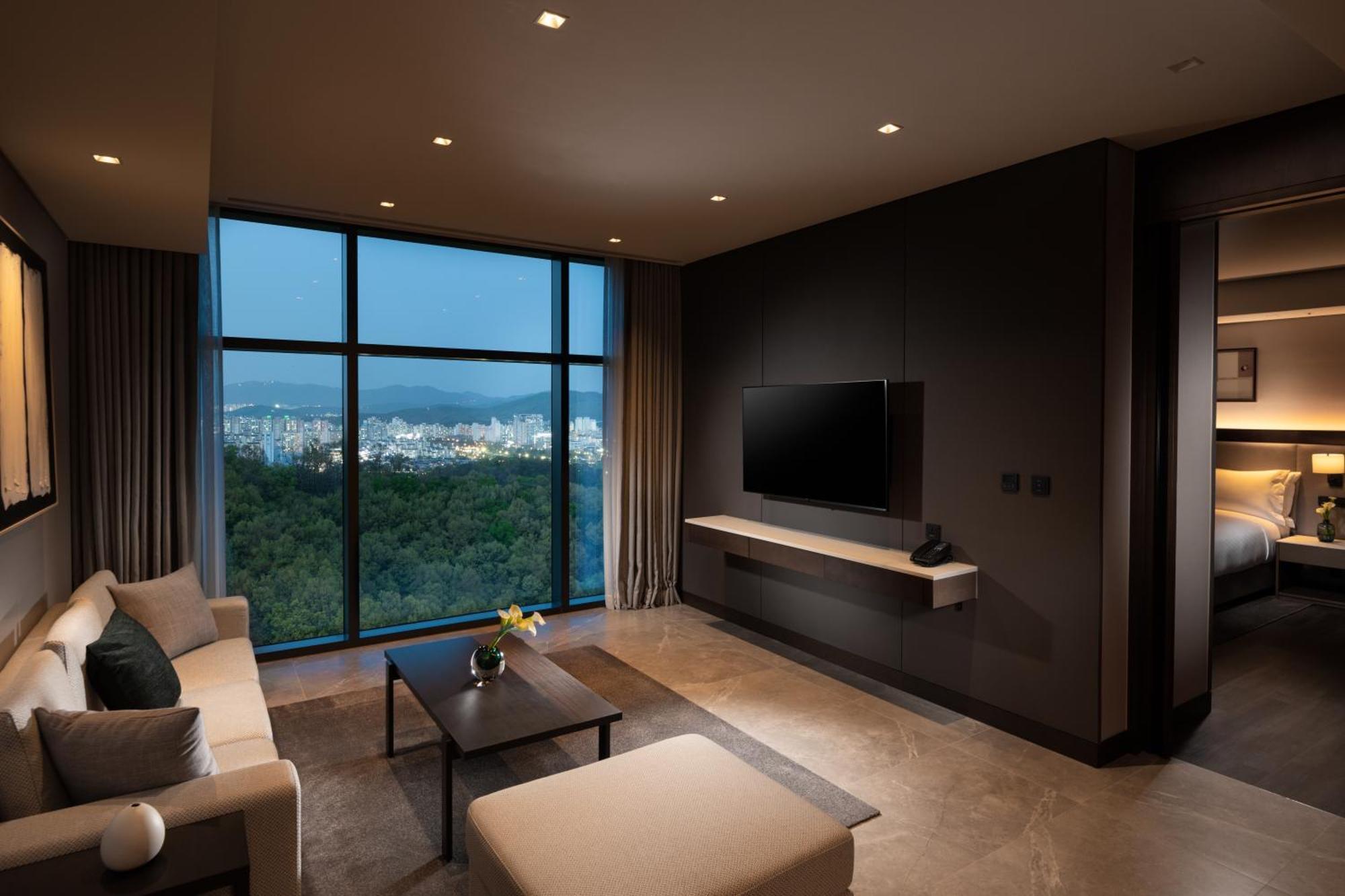 Doubletree By Hilton Seoul Pangyo Residences Соннам Экстерьер фото