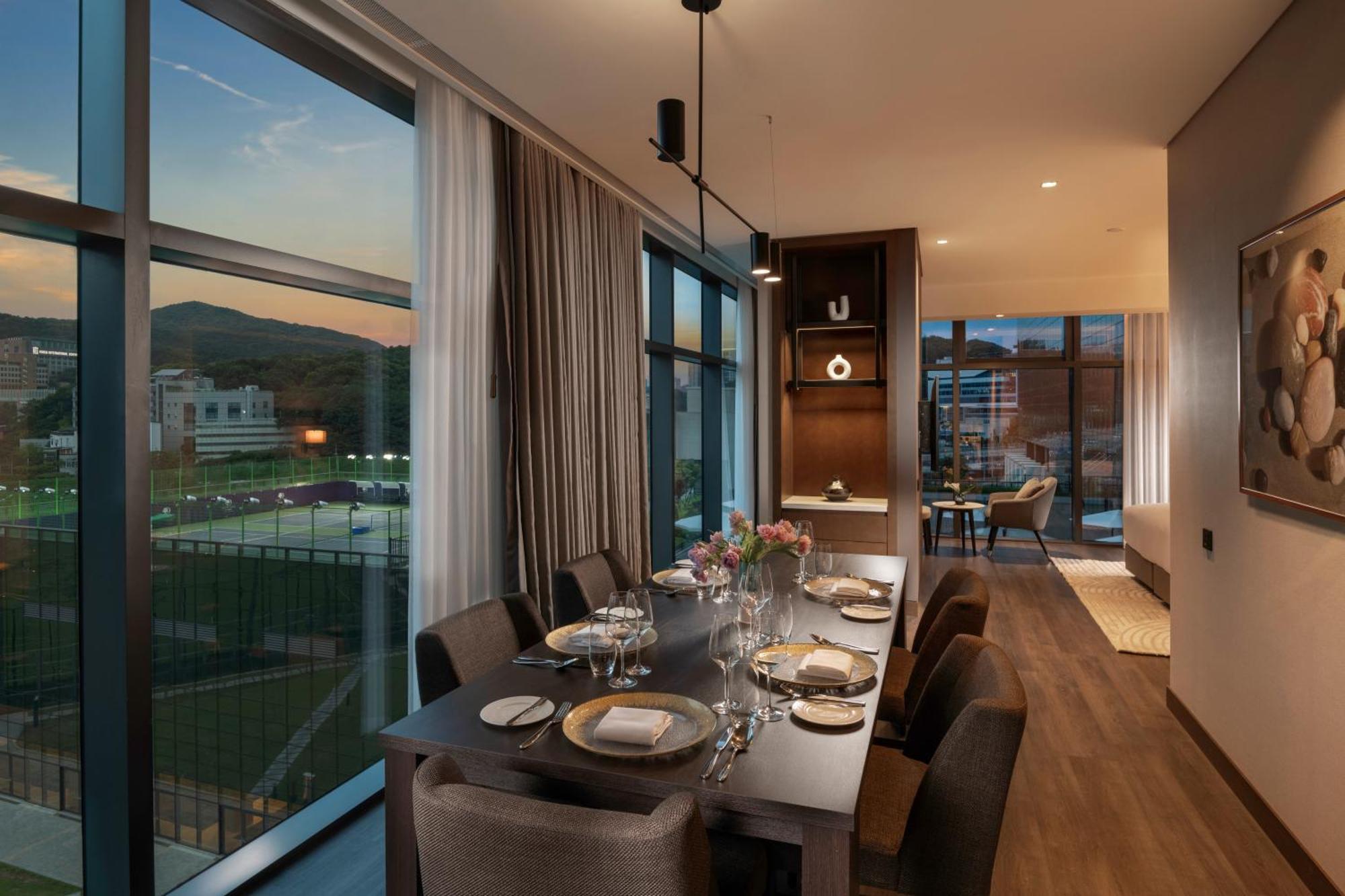 Doubletree By Hilton Seoul Pangyo Residences Соннам Экстерьер фото