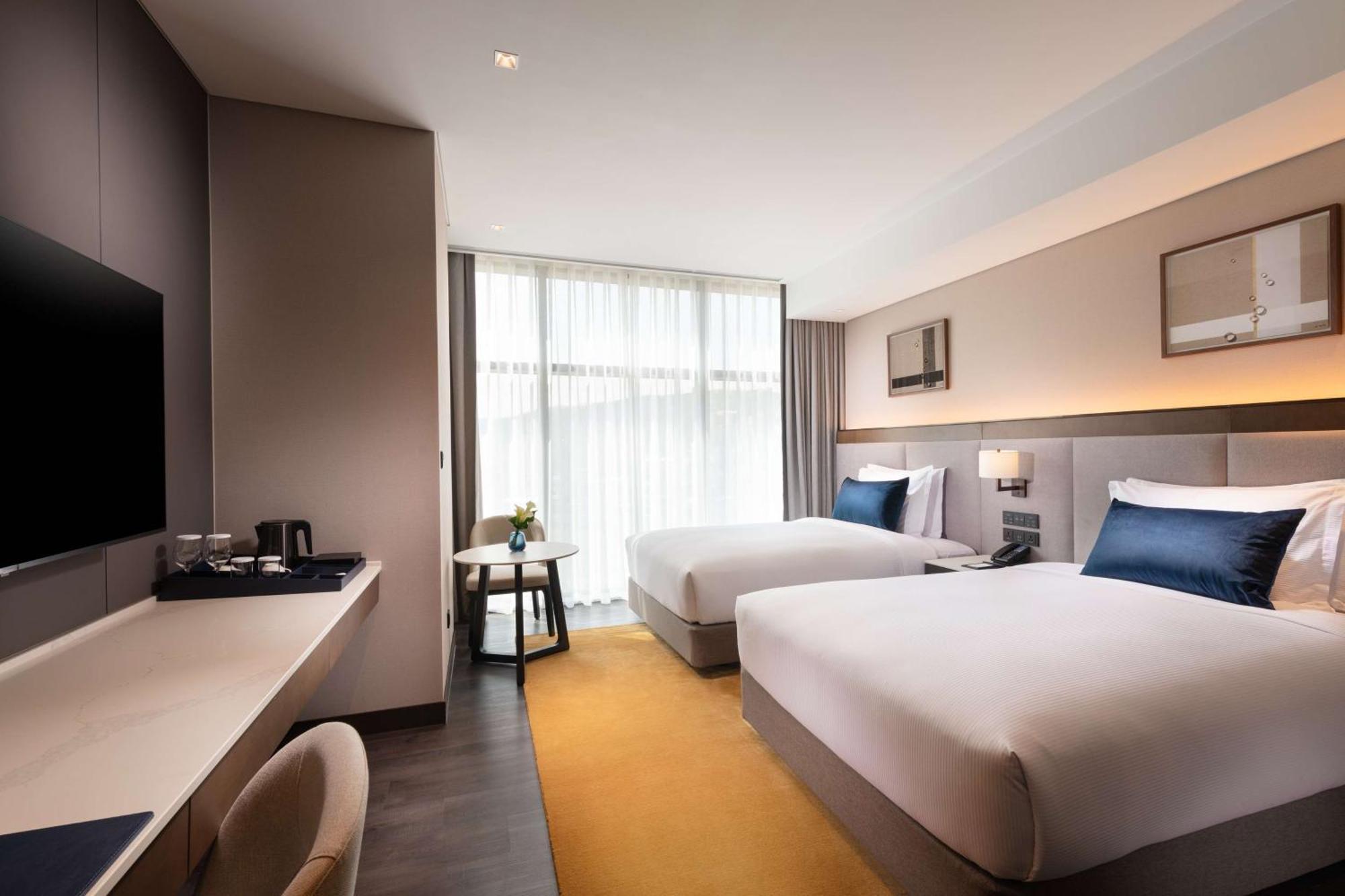 Doubletree By Hilton Seoul Pangyo Residences Соннам Экстерьер фото