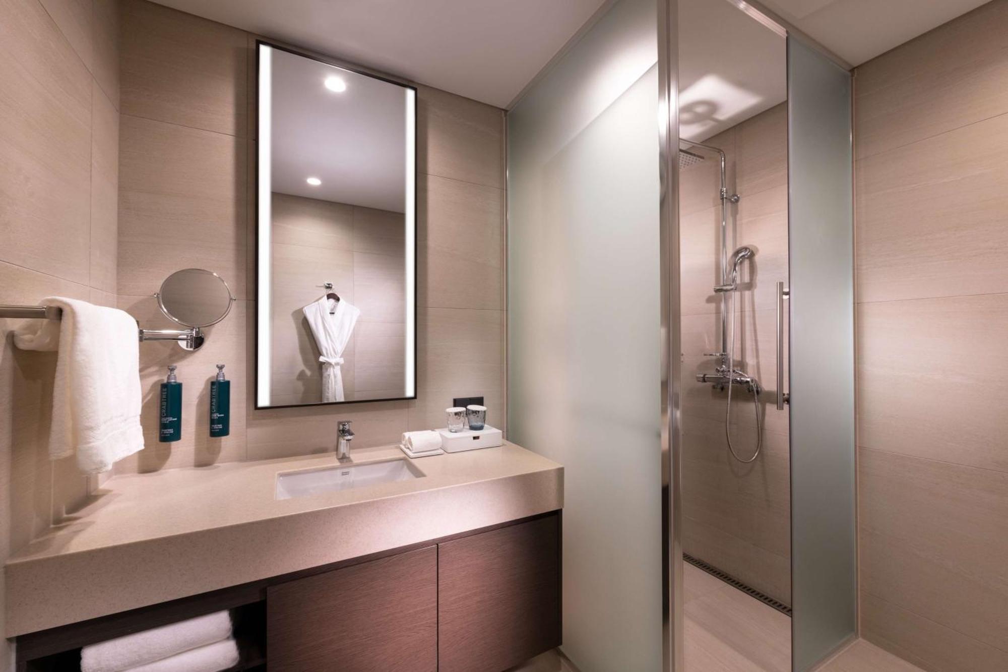 Doubletree By Hilton Seoul Pangyo Residences Соннам Экстерьер фото