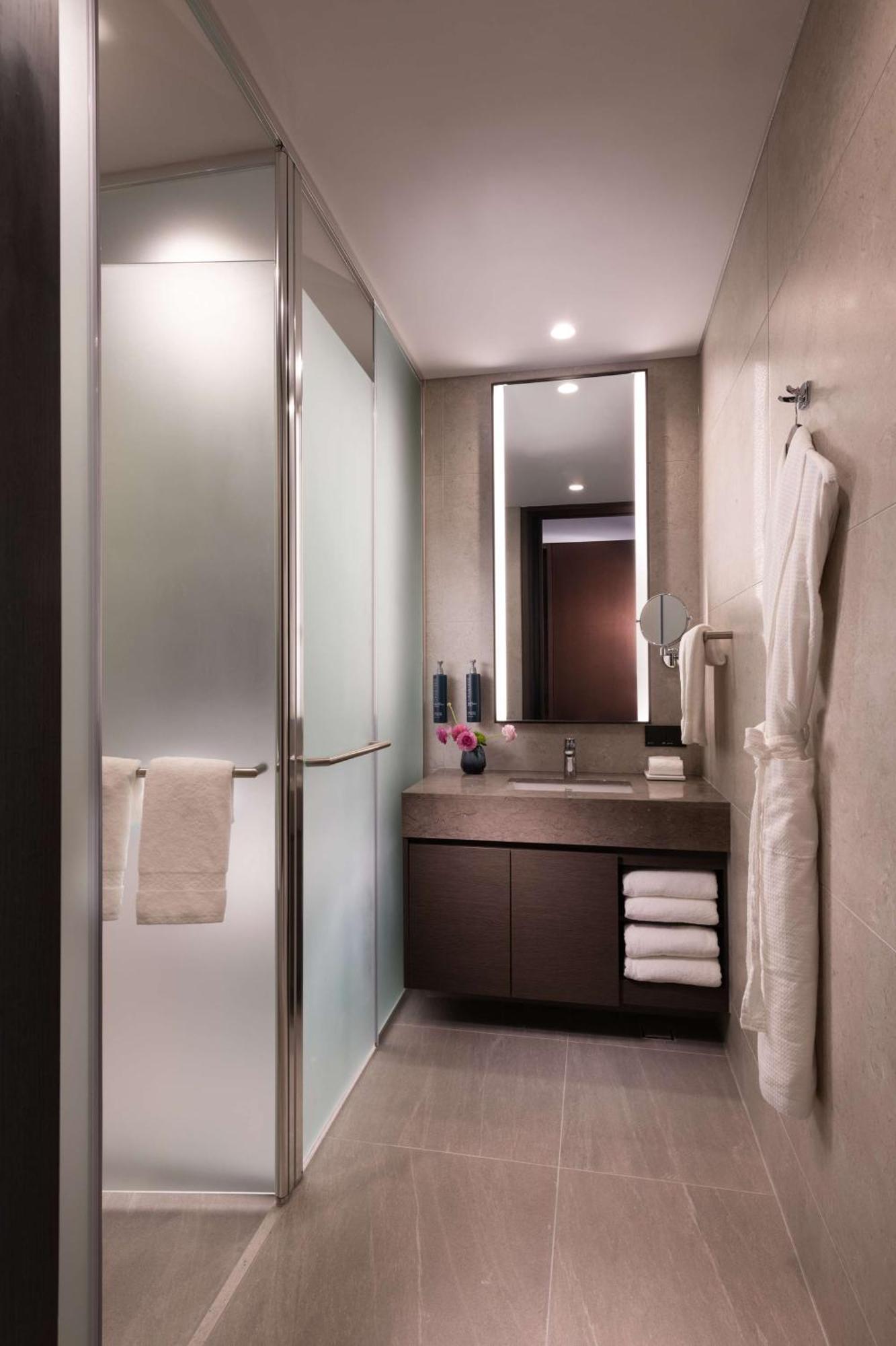 Doubletree By Hilton Seoul Pangyo Residences Соннам Экстерьер фото