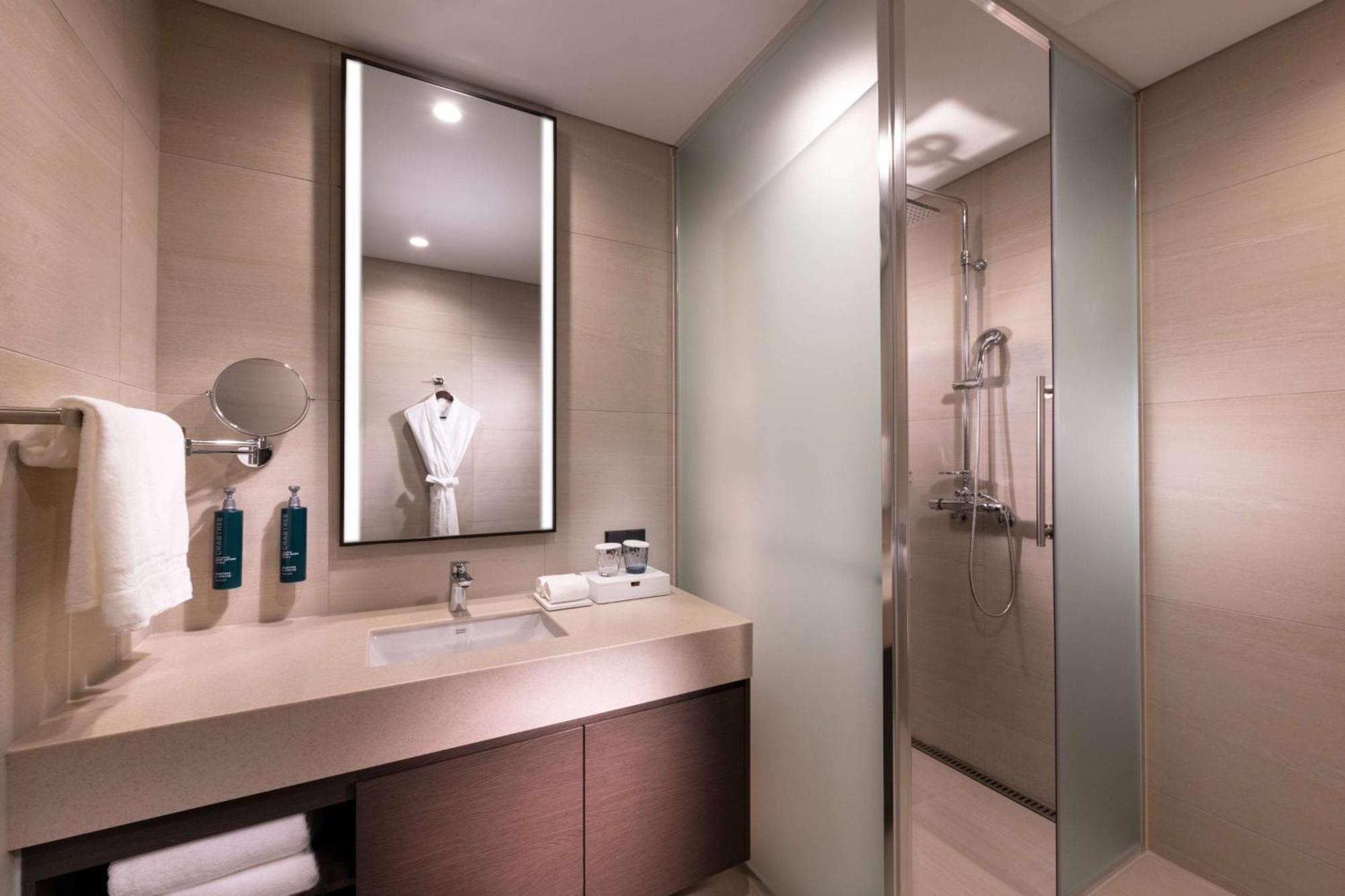 Doubletree By Hilton Seoul Pangyo Residences Соннам Экстерьер фото