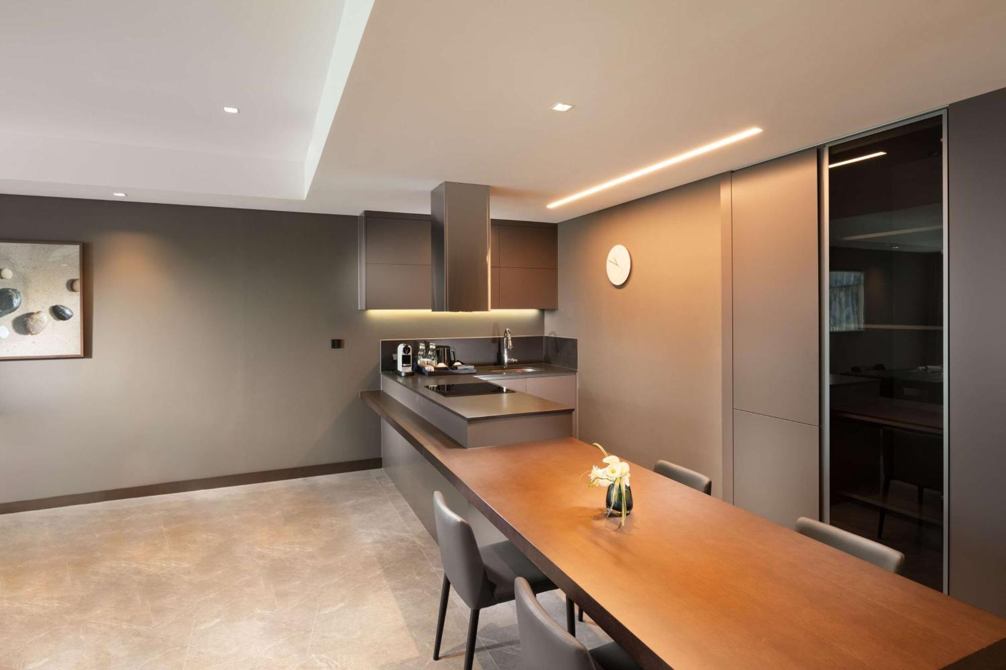 Doubletree By Hilton Seoul Pangyo Residences Соннам Экстерьер фото